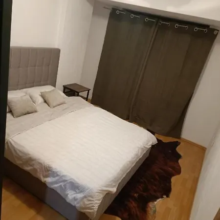 2 - Clique Boutique - Parking - Free Wi-fi Bucharest