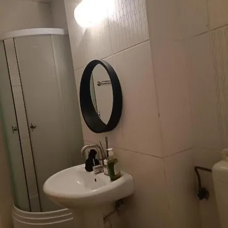 2 - Clique Boutique - Parking - Free Wi-fi Apartment